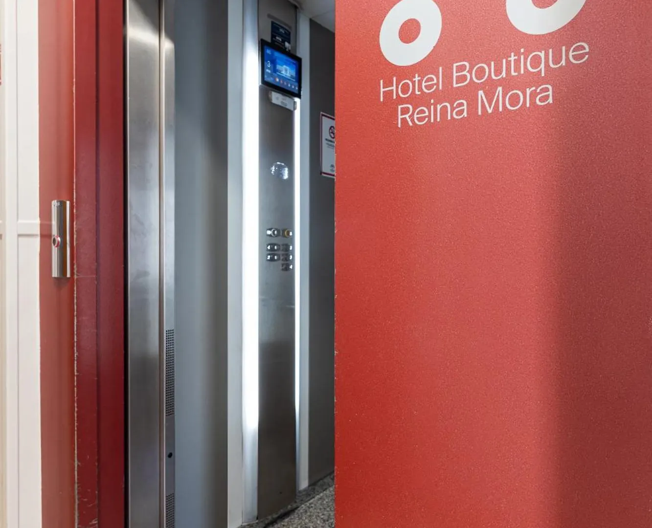 גרנדה Hotel Reina Mora 2*,  ספרד