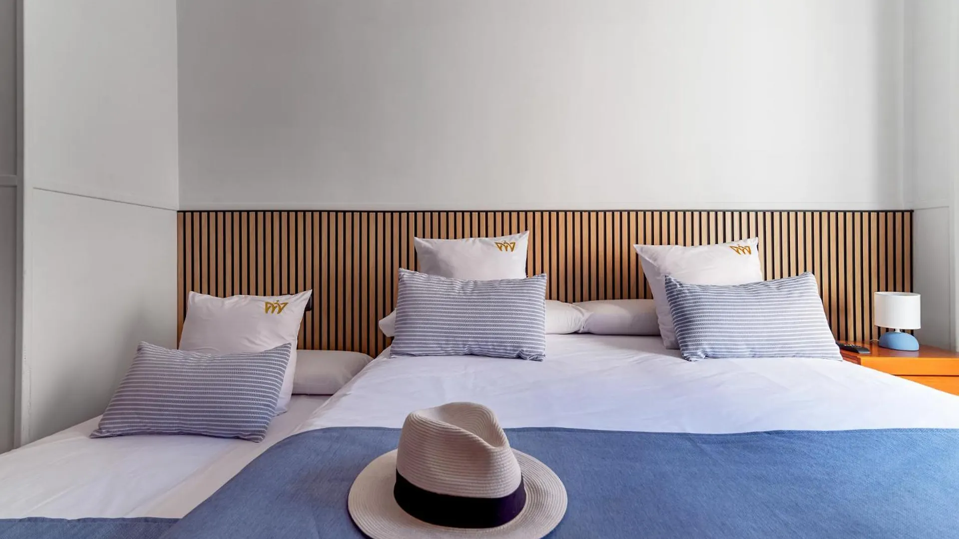 Hotel Reina Mora Granada 2*,  Spain